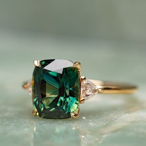 Anillo con gema verde de inspiración vintage | Oro
