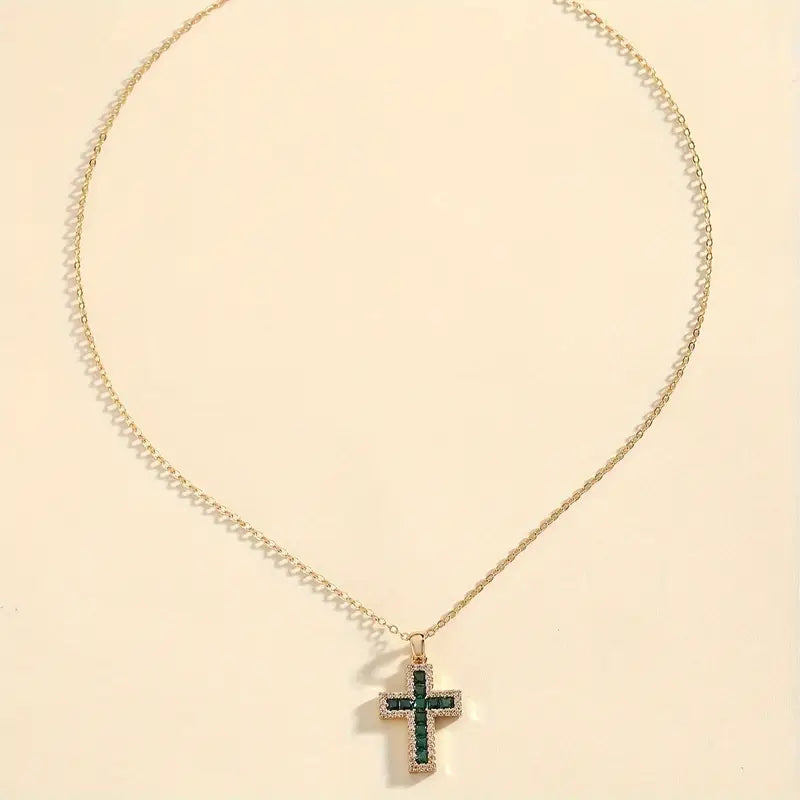 Collar con colgante en forma de cruz con esmeraldas Solene | Oro