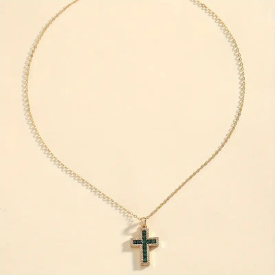 Collar con colgante en forma de cruz con esmeraldas Solene | Oro