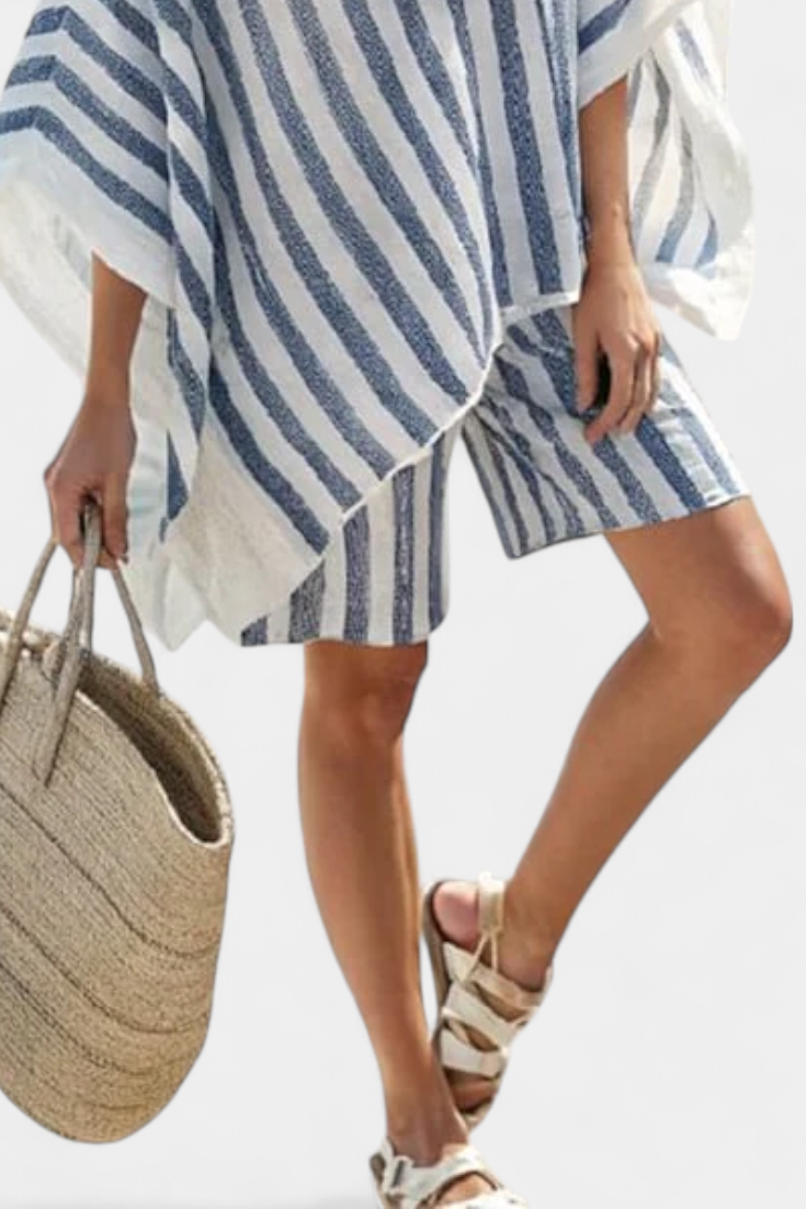 Elena | Conjunto de Blusa Oversized a Rayas y Pantalones Cortos